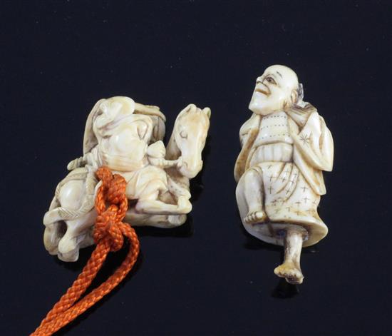 A Japanese ivory netsuke and a stag horn netsuke, late 19th/early 20th century, 4.5cm